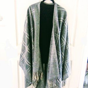 Poncho V-Neck Wrap, Grey Plaid Flannel, Soft Light Weight w/ Taupe Fringe